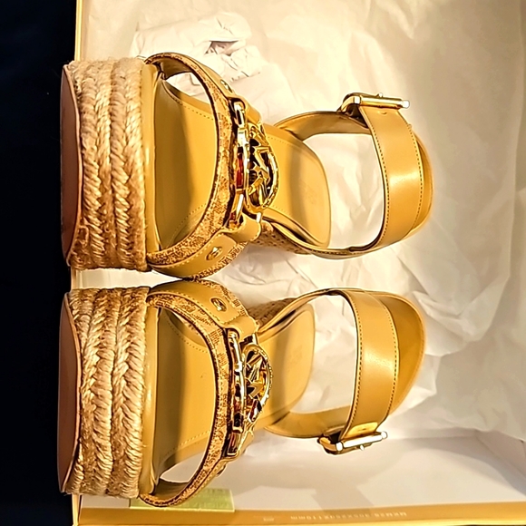 BRAND NEW Michael Kors Wedge Espadrille - Picture 3 of 5